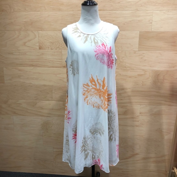 Printed Sleeveless Swing Dress - Picture 4 of 8